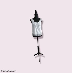 Romeo & Juliet Coture White Sleeveless Top
